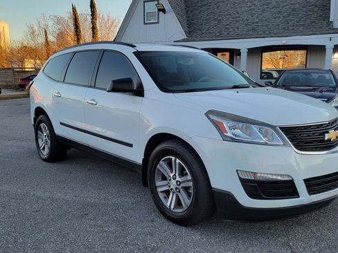 Used 2017 Chevrolet Traverse LS image 6