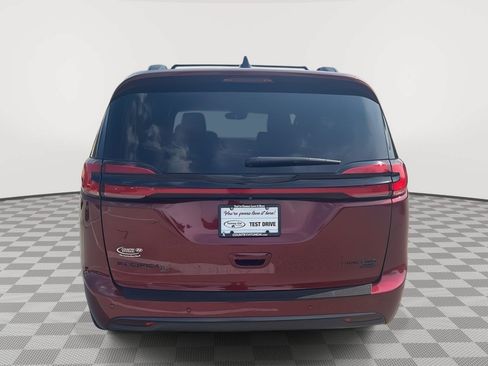 Used 2023 Chrysler Pacifica Limited w/ Uconnect Theater Family Group AWD/4WD image 6