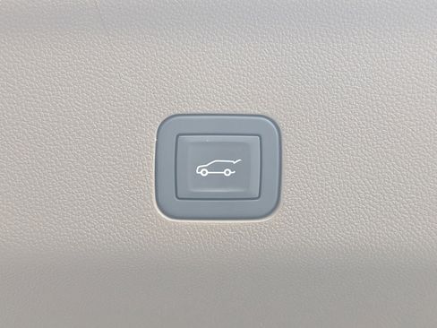 Used 2024 GMC Yukon XL Denali w/ Advanced Technology Package image 20