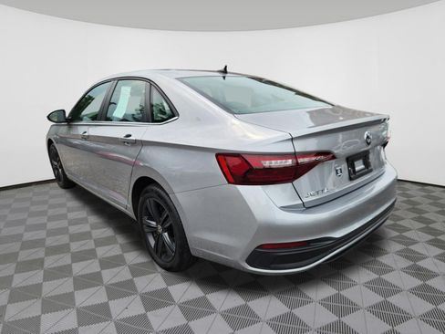 Certified 2024 Volkswagen Jetta SE w/ Black Wheel Package FWD image 3