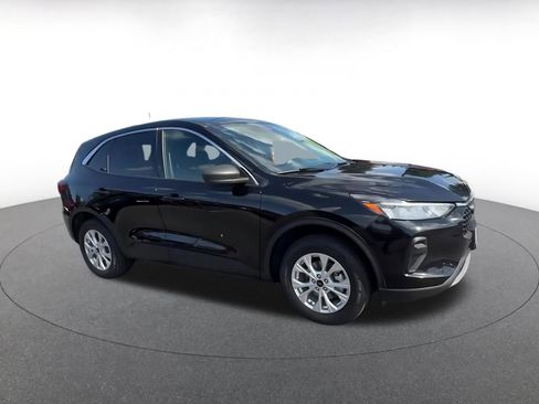 Used 2023 Ford Escape Active AWD/4WD image 2