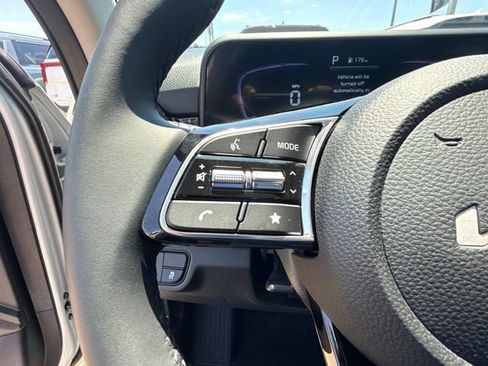 New 2026 Kia Seltos S FWD image 24