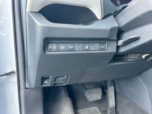 Used 2023 Toyota RAV4 XLE Premium AWD/4WD image 39