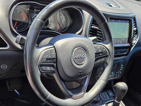 Used 2019 Jeep Cherokee Limited AWD/4WD image 18