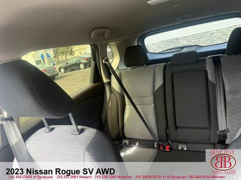 Used 2023 Nissan Rogue SV image 10