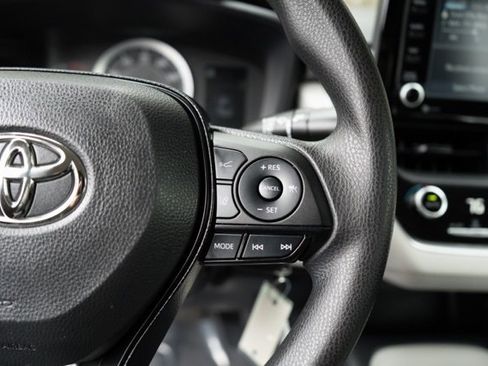 Used 2022 Toyota Corolla LE image 20