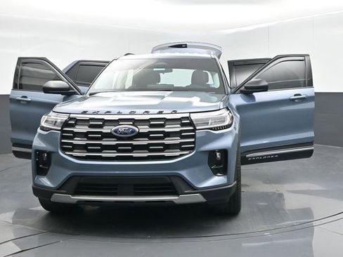 Certified 2025 Ford Explorer Active w/ Active Comfort Package image 63