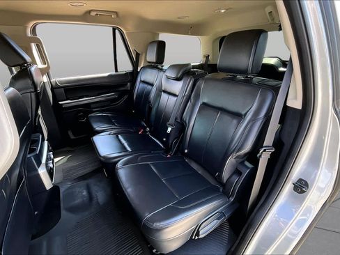 Used 2023 Ford Expedition XLT RWD image 19