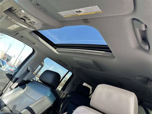 Used 2017 Chevrolet Suburban LT w/ LT Signature Package image 17