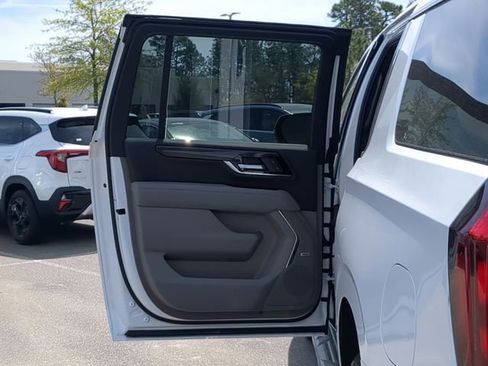 New 2026 GMC Yukon XL Elevation w/ Elevation Premium Package AWD/4WD image 36