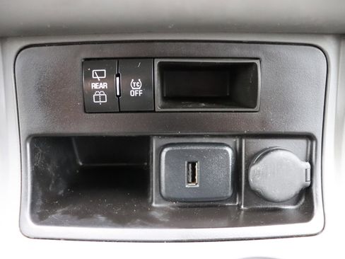 Used 2017 Chevrolet Traverse LS image 36