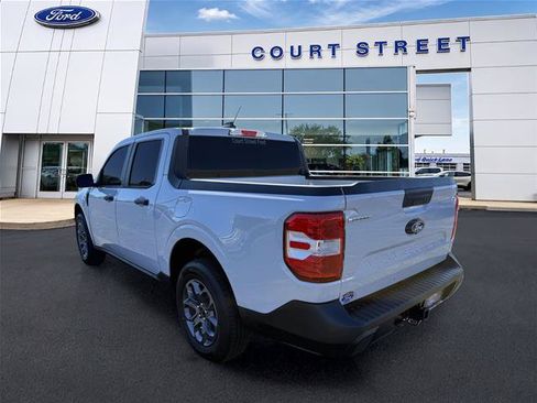 Certified 2025 Ford Maverick XLT FWD image 3