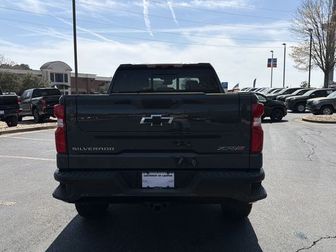 Used 2025 Chevrolet Silverado 1500 ZR2 w/ Technology Package image 6