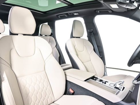 Certified 2025 Volvo XC90 B5 Plus AWD/4WD image 26