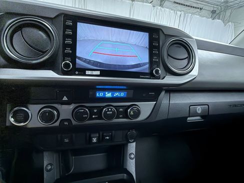 Certified 2023 Toyota Tacoma SR5 AWD/4WD image 11