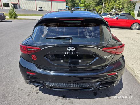 Used 2018 INFINITI QX30 Sport w/ Sport Leather Package image 5