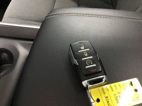 Used 2023 RAM 1500 Big Horn AWD/4WD image 8