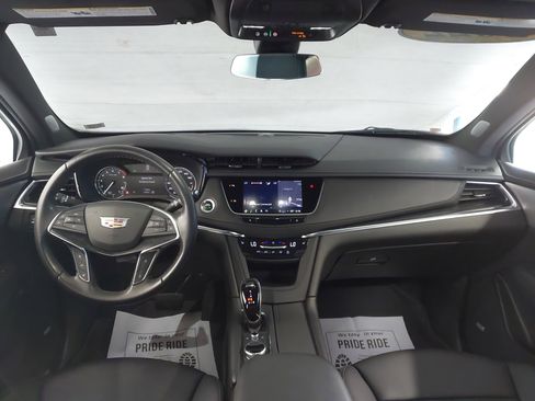 Used 2022 Cadillac XT5 Premium Luxury w/ LPO, Floor Liner Package image 5