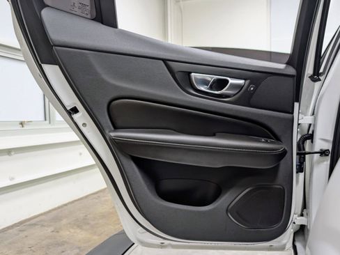 Used 2023 Volvo S60 T8 Core image 17