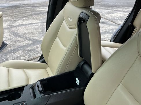 Used 2019 Cadillac XT5 AWD image 19