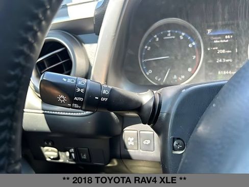Used 2018 Toyota RAV4 XLE AWD/4WD image 26