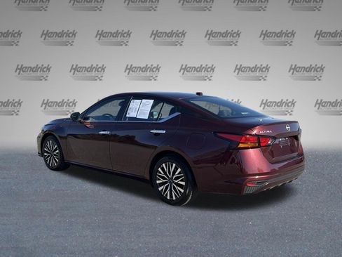 Used 2025 Nissan Altima 2.5 SV image 7