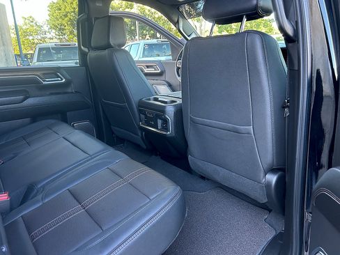 Used 2024 Chevrolet Silverado 2500 High Country w/ High Country Premium Package AWD/4WD image 30