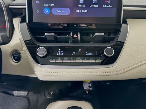 Used 2025 Toyota Corolla XLE image 15