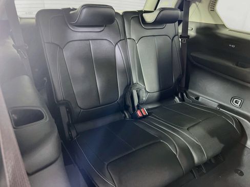 Used 2023 Jeep Grand Cherokee L Limited AWD/4WD image 28