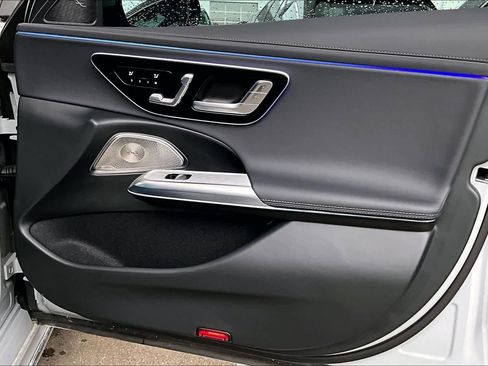 Used 2025 Mercedes-Benz E 350 4MATIC Sedan image 22