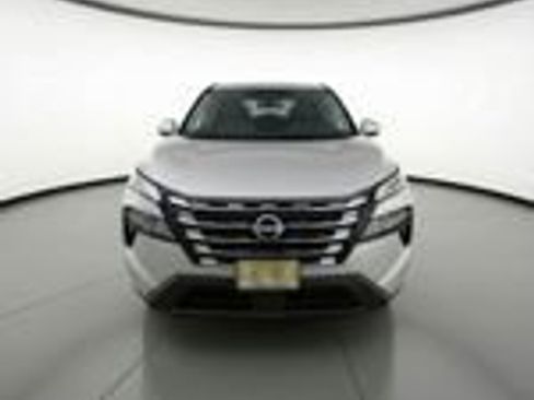 Used 2025 Nissan Rogue SV AWD/4WD image 10