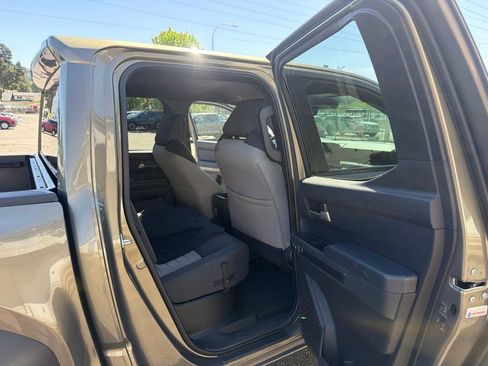 Certified 2024 Toyota Tacoma TRD Off-Road AWD/4WD image 13