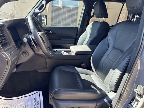 Used 2024 Lexus GX 550 image 16