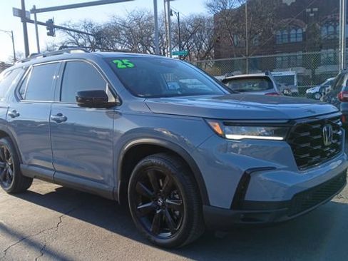 Used 2025 Honda Pilot Black Edition image 1