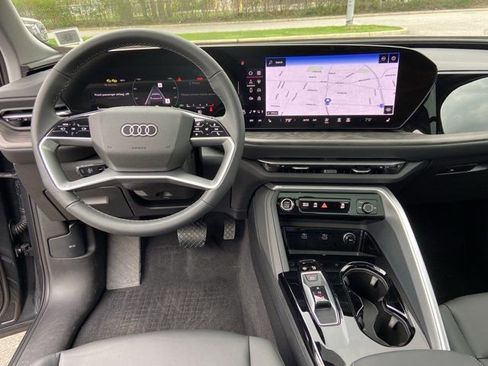 Used 2025 Audi Q5 Premium w/ Convenience Package AWD/4WD image 17