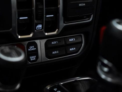 Used 2025 Jeep Gladiator Rubicon w/ Safety Group AWD/4WD image 71
