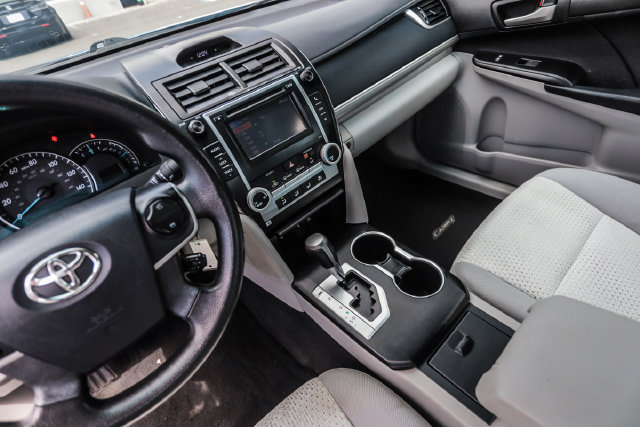 Used 2012 Toyota Camry LE FWD image 20