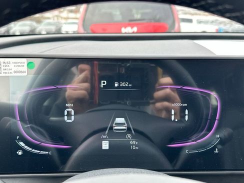 Used 2025 Kia Sportage EX image 35