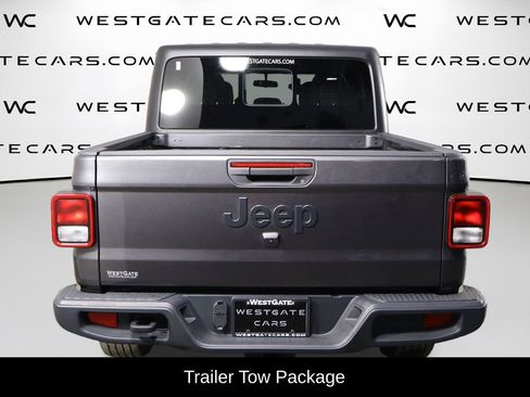 Used 2023 Jeep Gladiator Sport AWD/4WD image 4