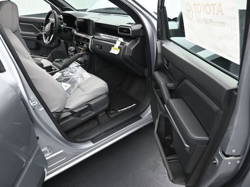 Used 2025 Toyota Tacoma SR5 w/ SR5 Upgrade Package image 12