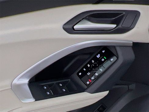 New 2025 Audi Q5 Premium Plus image 18