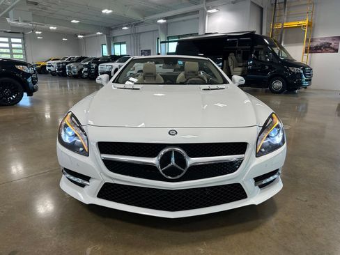 Used 2016 Mercedes-Benz SL 550 image 4