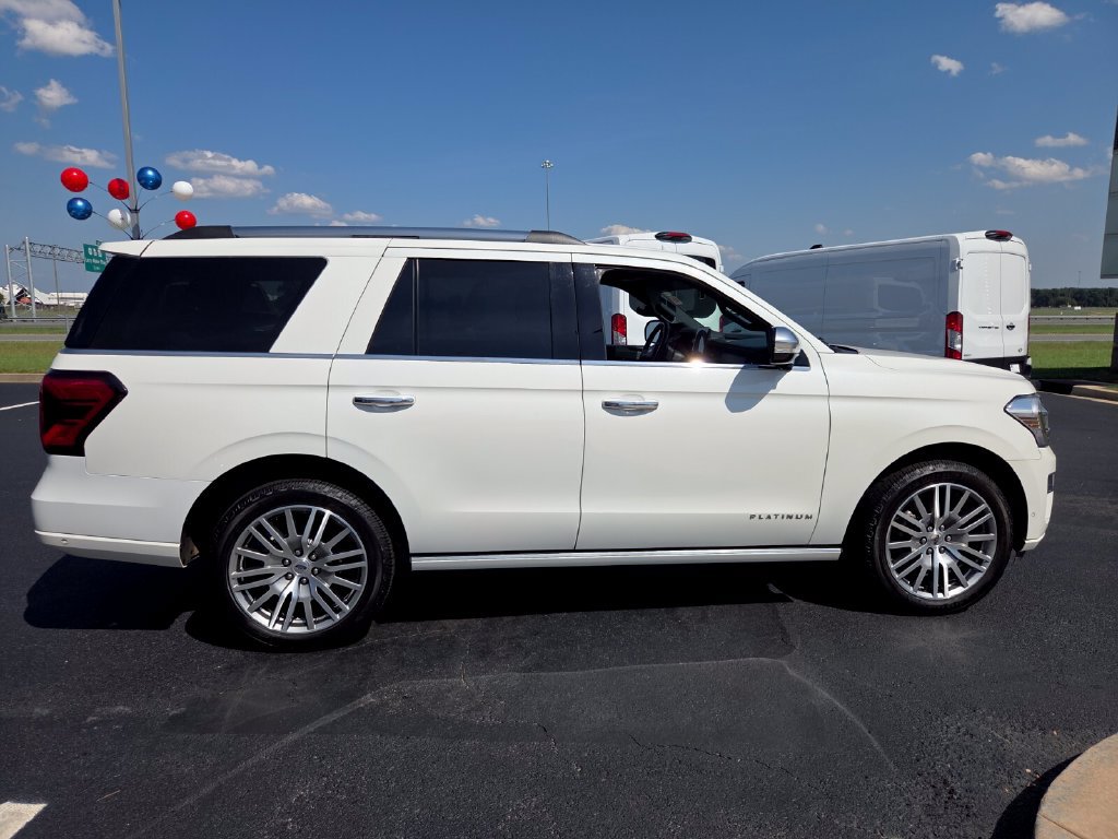 Used 2024 Ford Expedition Platinum AWD/4WD image 19