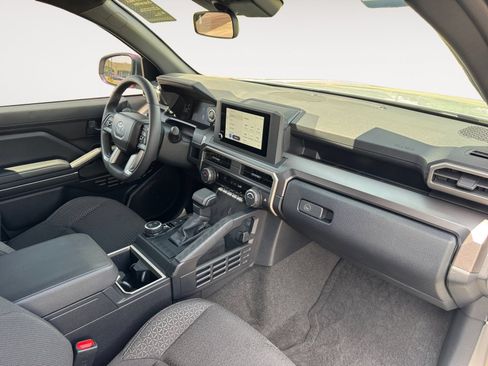 Used 2026 Toyota 4Runner SR5 AWD/4WD image 12