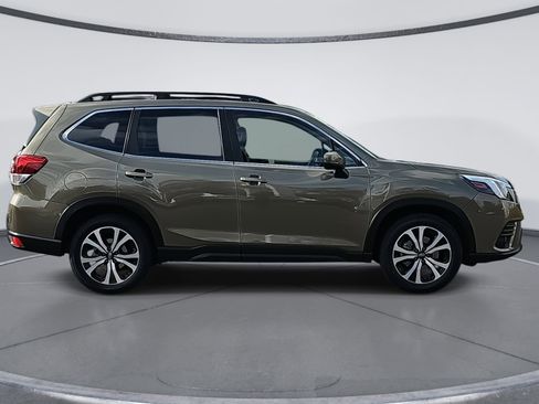 Used 2022 Subaru Forester Limited image 2