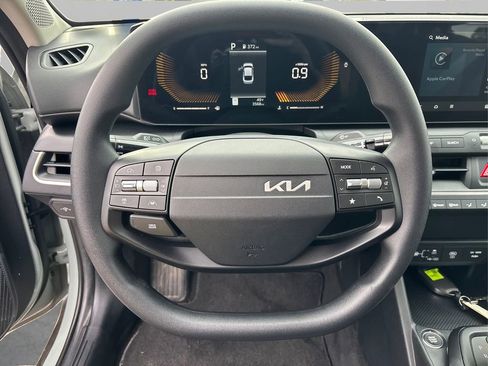 Used 2025 Kia K4 LXS image 22