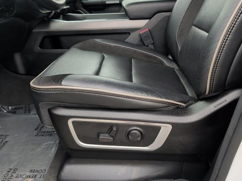 Used 2023 RAM 1500 Laramie AWD/4WD image 15
