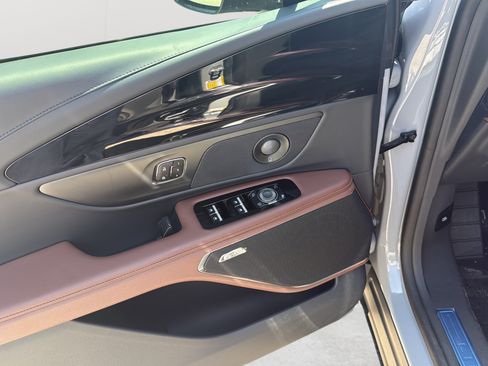 New 2026 Lincoln Nautilus Reserve AWD/4WD image 11