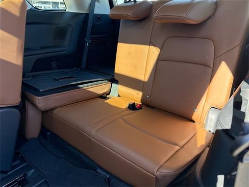 New 2025 Nissan Pathfinder Platinum image 18