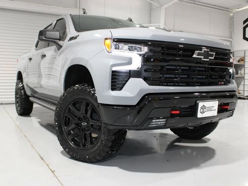 Used 2024 Chevrolet Silverado 1500 LT Trail Boss w/ Convenience Package II AWD/4WD image 24